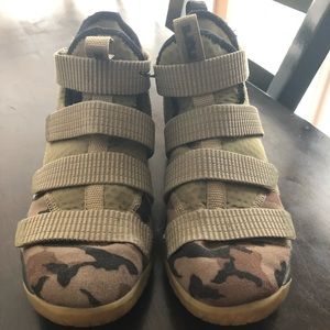 Nike Lebron Soldier 11